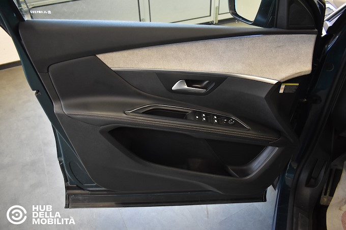 PEUGEOT 5008 BlueHDi 180 S&S EAT8 GT